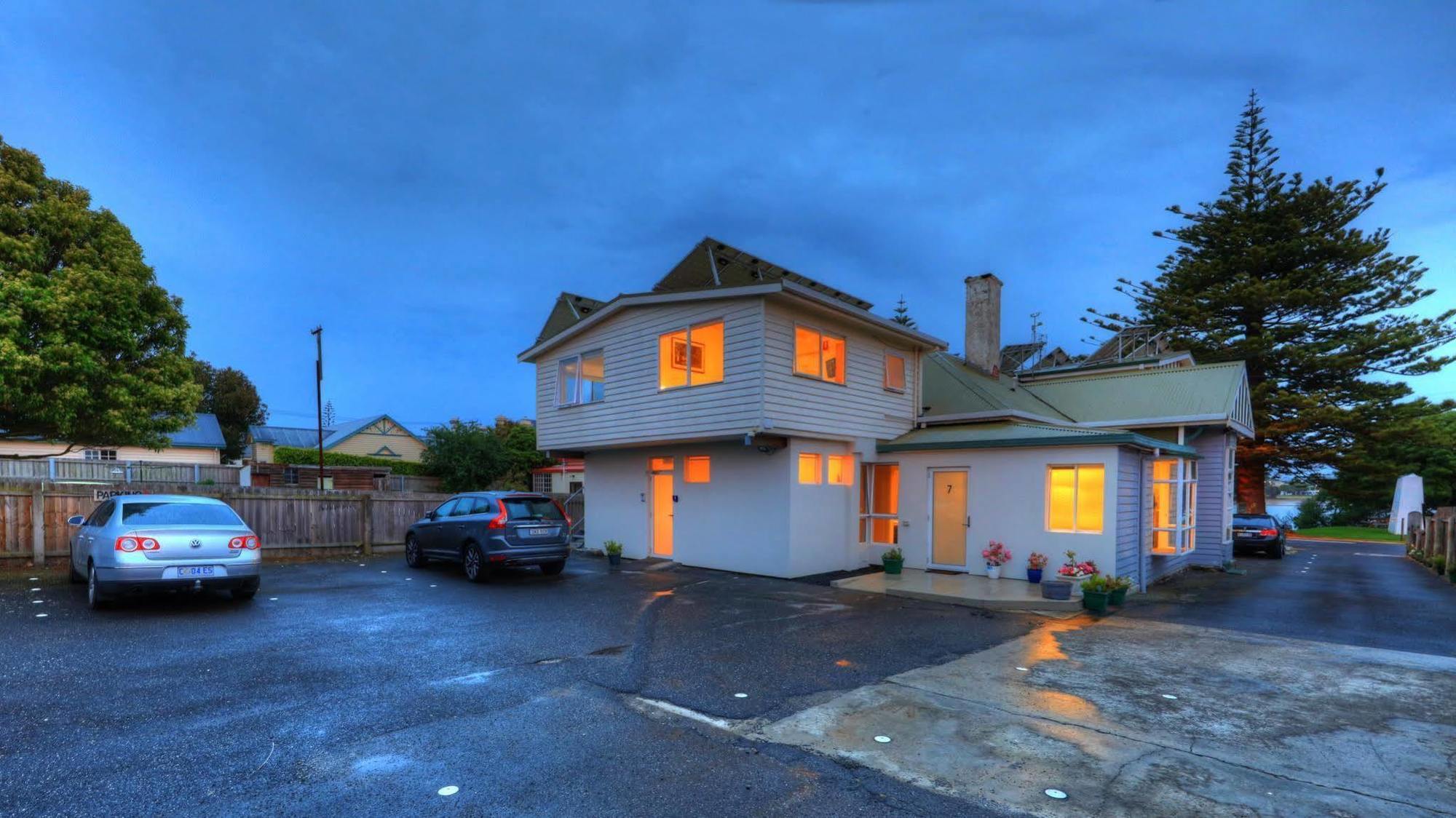 The Dannebrog Lodge Devonport Exterior photo